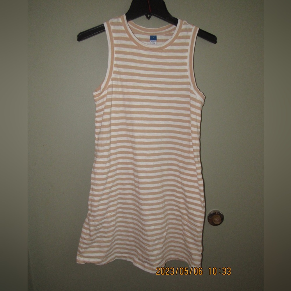 sleeveless tee shirt dress with pockets